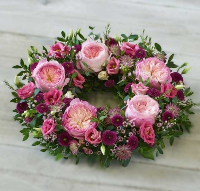 Garden rose wreath