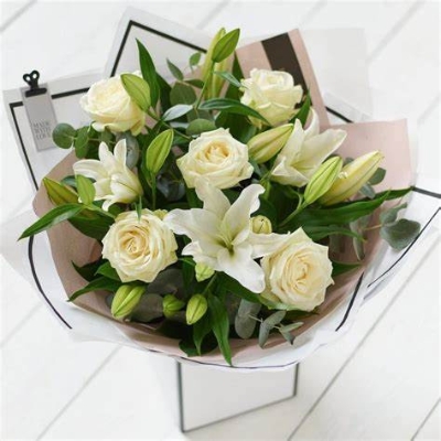 White rose and lily Handtied