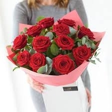 18 Sumptuous Red Roses