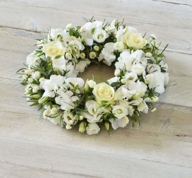 Opulent white wreath